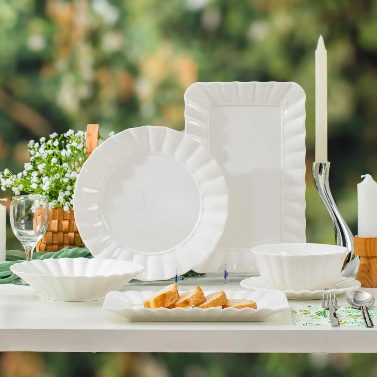 18-Piece Porcelain Dinnerware Set - Service for 6, Ceramic Plates & Bowls, Modern Bone China