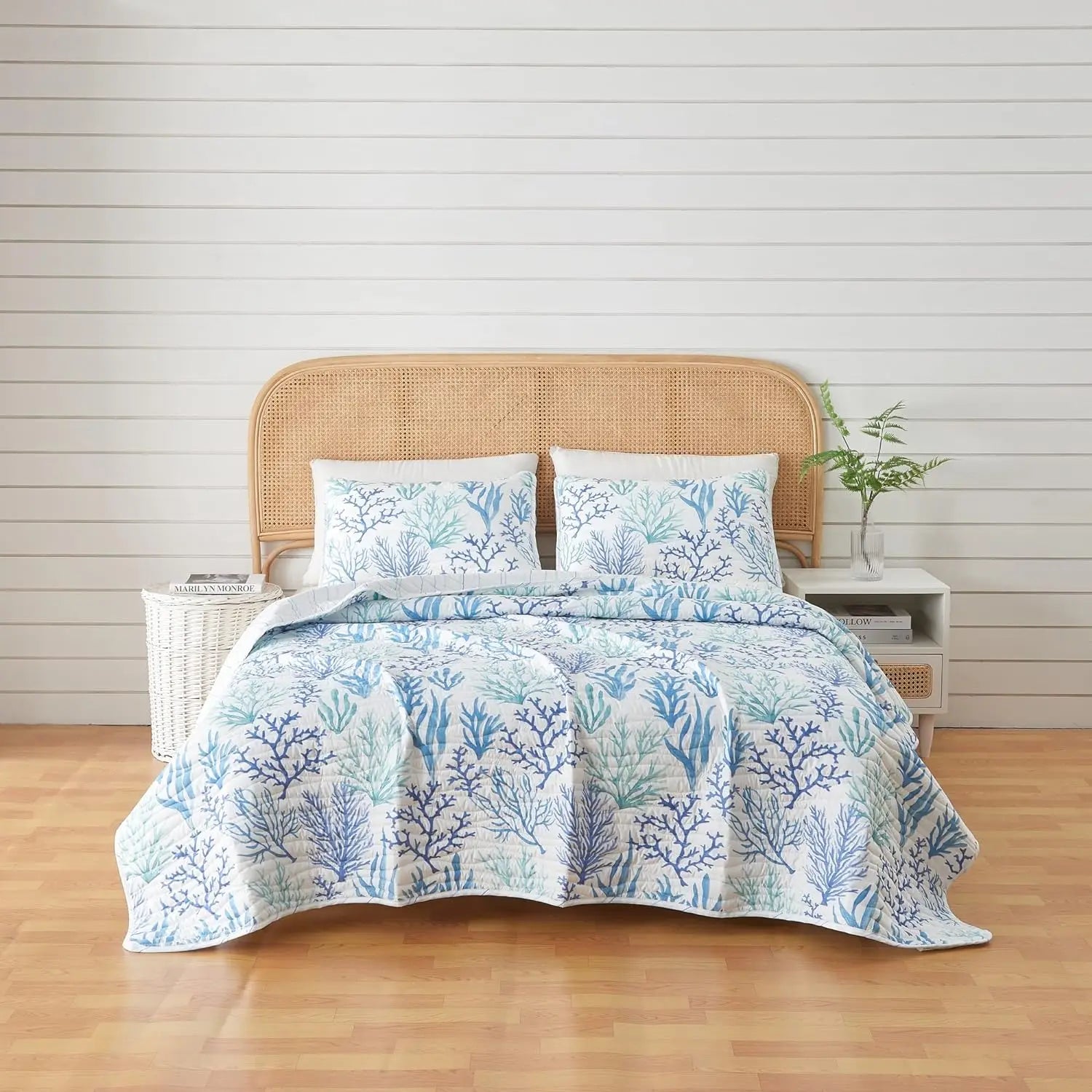 Summer Coastal Quilt Set - Full/Queen, Beach 2-Piece Reversible Bedspread with Sham